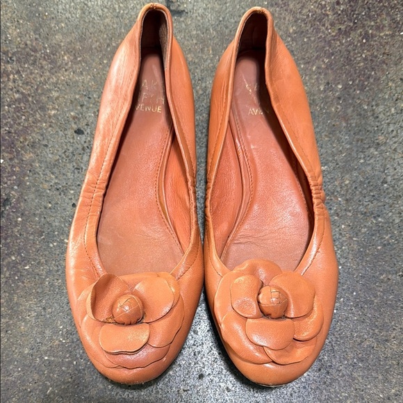 Saks Fifth Avenue Orange Flats with Classic Design - Picture 1 of 4